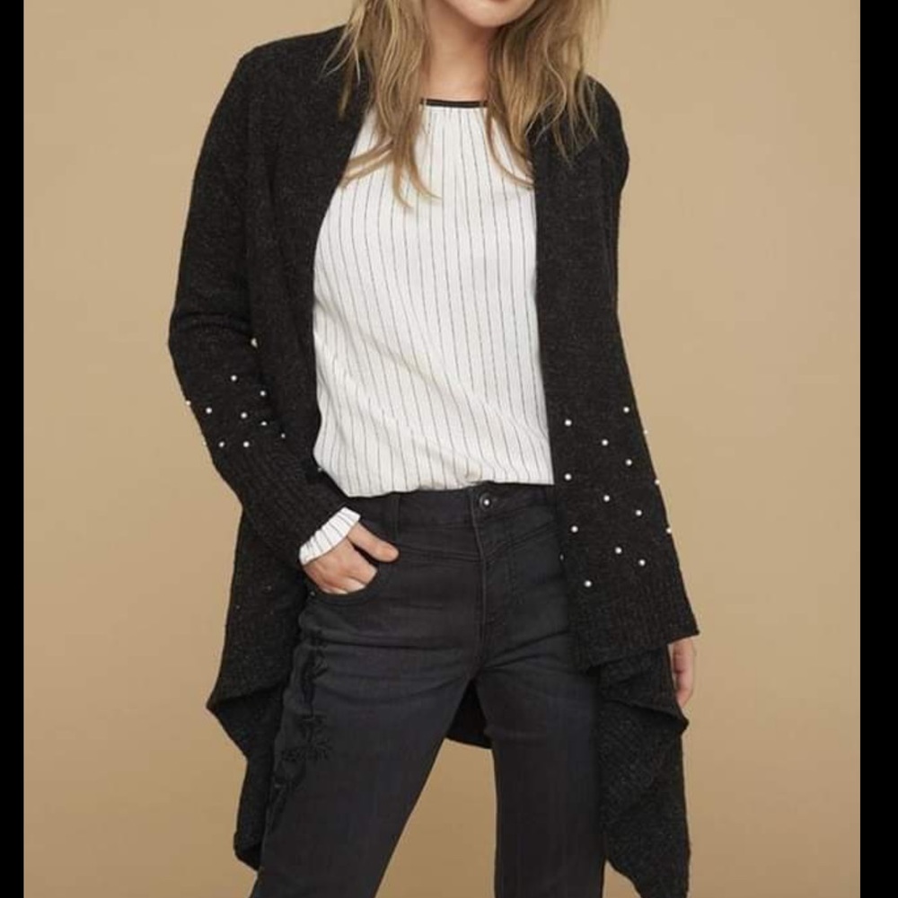Cardigan with pearls